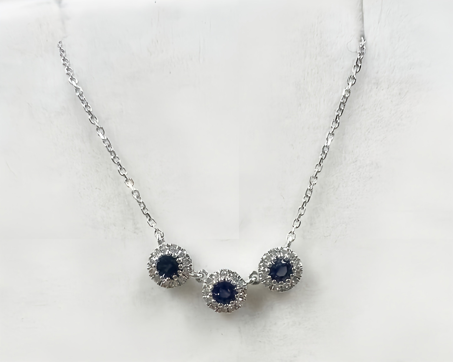 Saphire Necklace